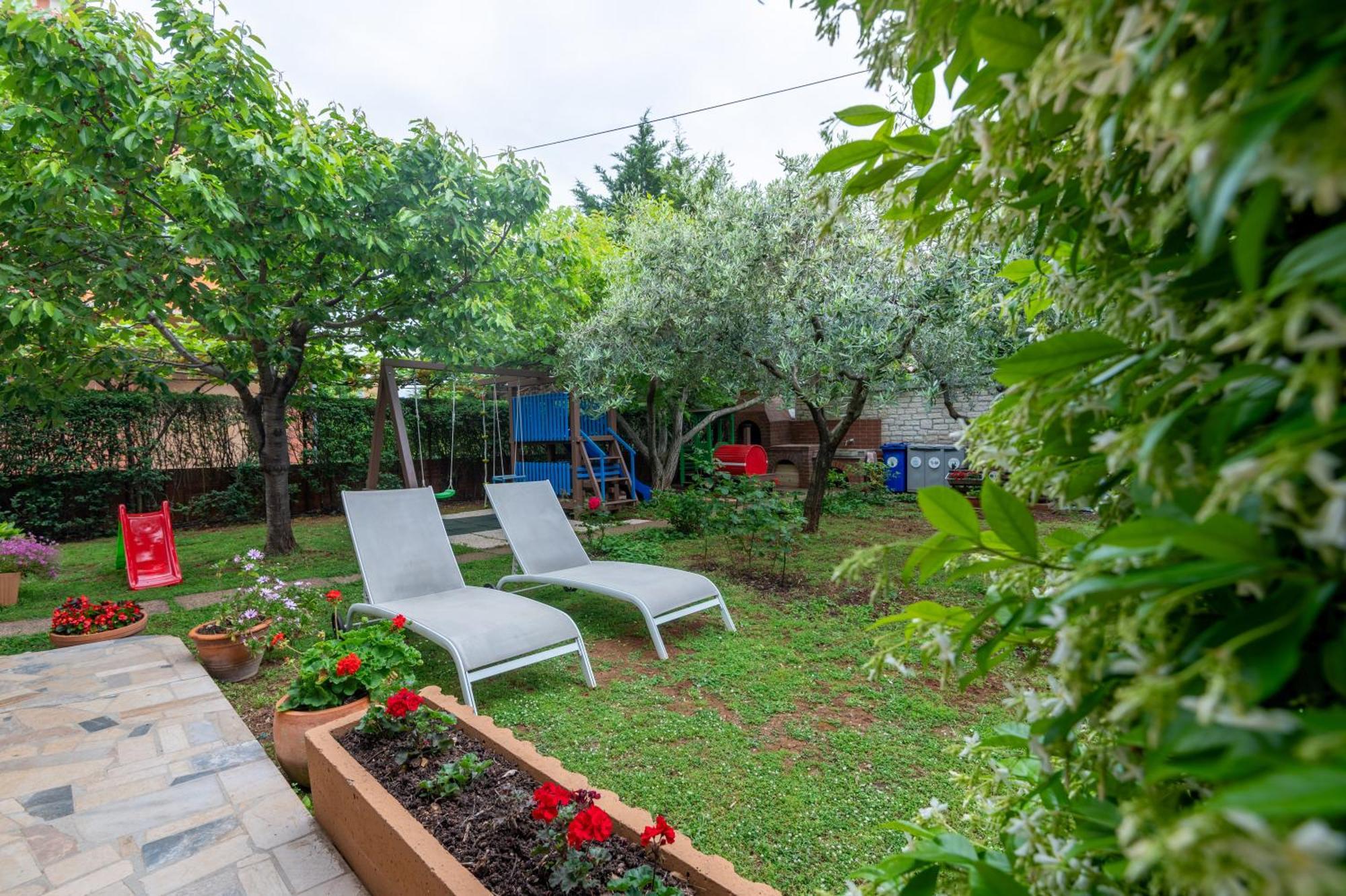 Apartments Mirella Novigrad  Exterior photo